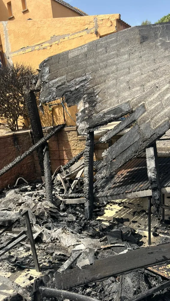 Estado de una vivienda en Soto de Viñuelas tras el incendio en Tres Cantos Estado de una vivienda en Soto de Viñuelas tras el incendio en Tres Cantos