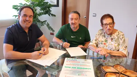 Finestrat y APAEX Marina Baixa firman su primer convenio de colaboración Finestrat y APAEX Marina Baixa firman su primer convenio de colaboración