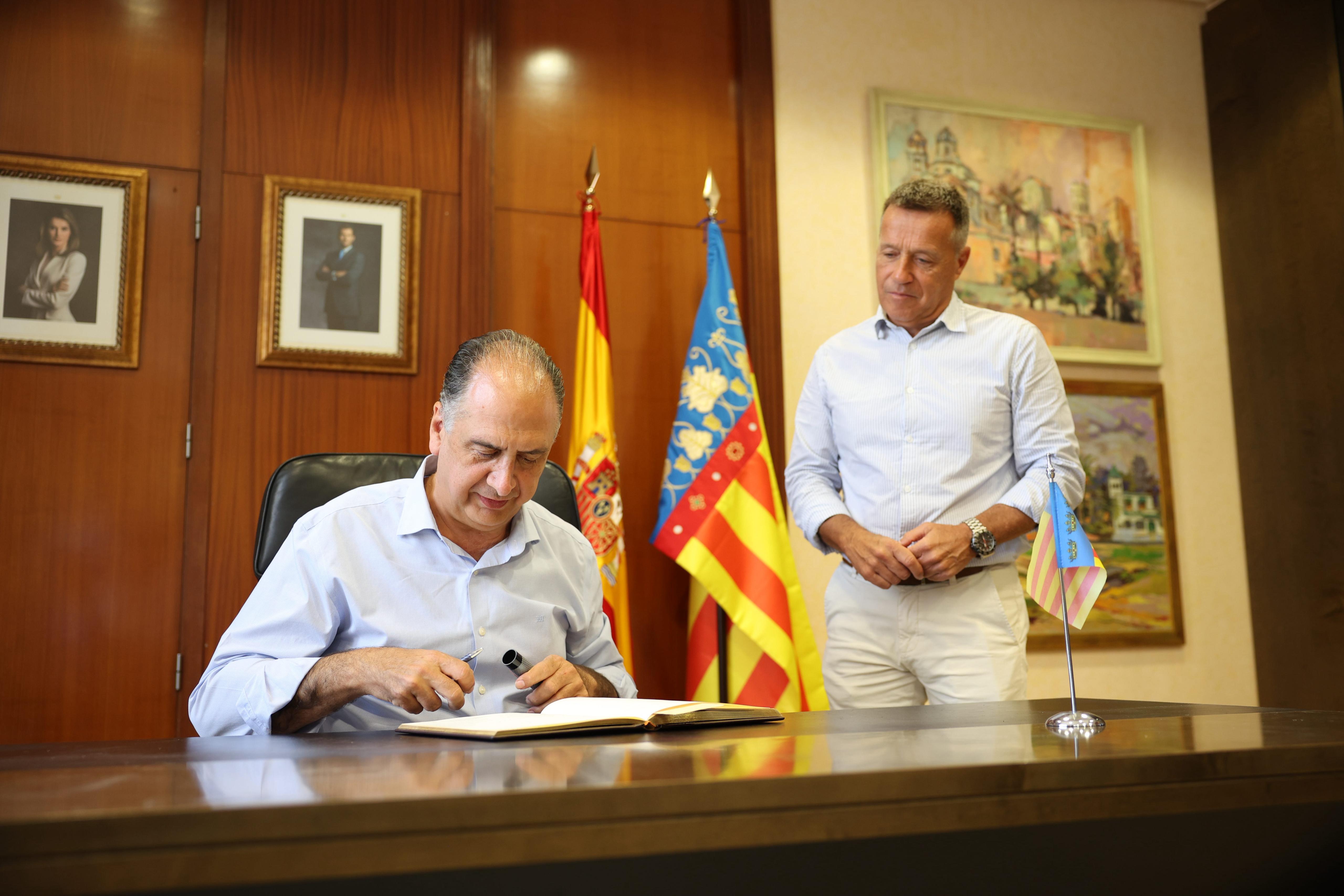 Burriana recibe al conseller de Emergencias e Interior Burriana recibe al conseller de Emergencias e Interior