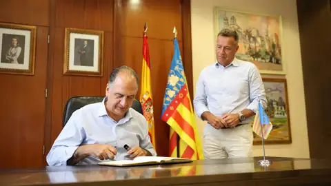 Burriana recibe al conseller de Emergencias e Interior Burriana recibe al conseller de Emergencias e Interior