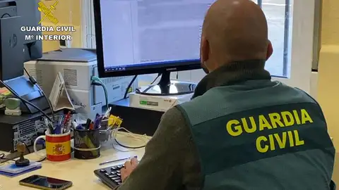 Archivo - Imagen de archivo de un agente de la Guardia Civil - GUARDIA CIVIL - Archivo Archivo - Imagen de archivo de un agente de la Guardia Civil - GUARDIA CIVIL - Archivo