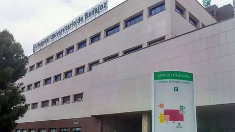 Herido grave un motorista tras un accidente en la carretera de Olivenza en Badajoz Herido grave un motorista tras un accidente en la carretera de Olivenza en Badajoz
