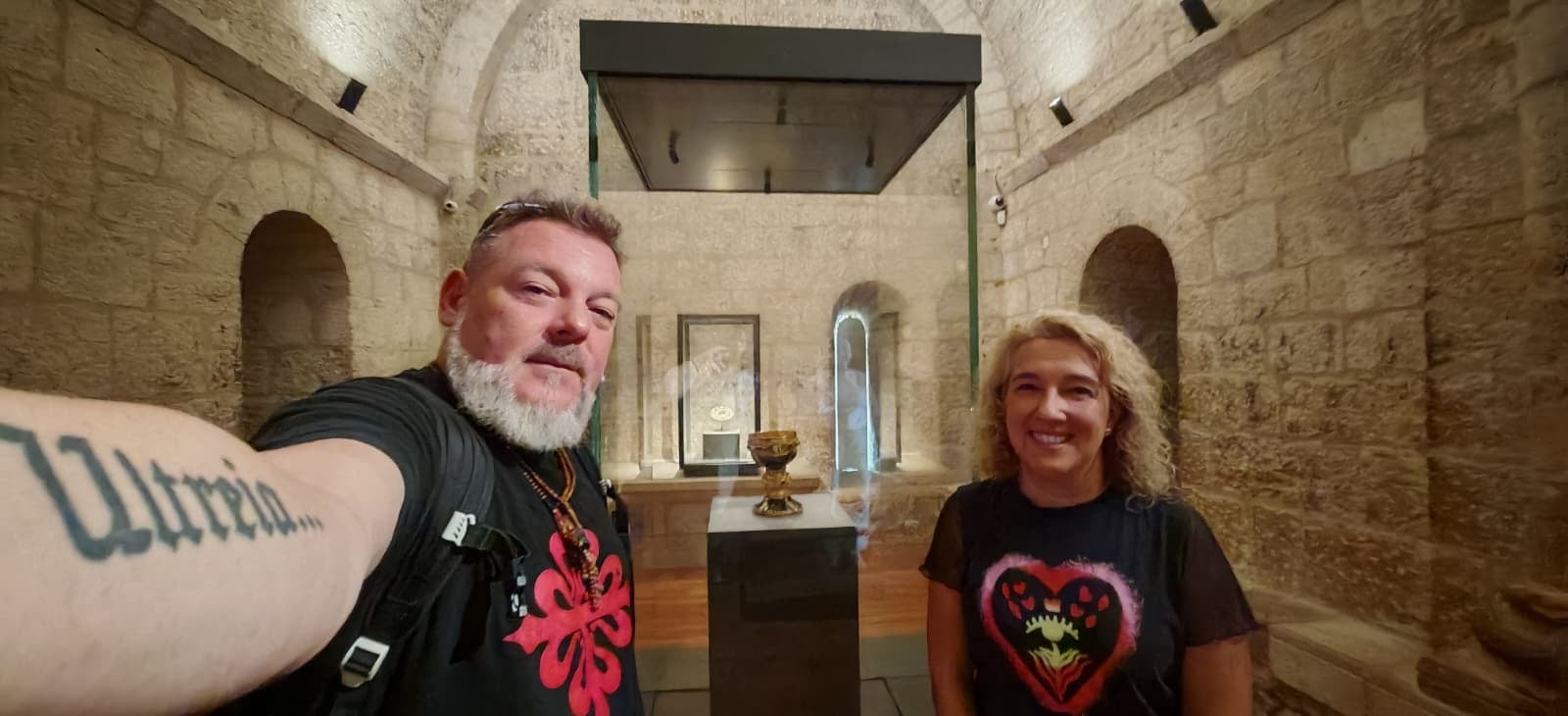 La España Mágica: León, el Museo de San Isidoro, los secretos del Panteón Real, la Capilla Sixtina del Arte Románico, y el Grial de León La España Mágica: León, el Museo de San Isidoro, los secretos del Panteón Real, la Capilla Sixtina del Arte Románico, y el Grial de León