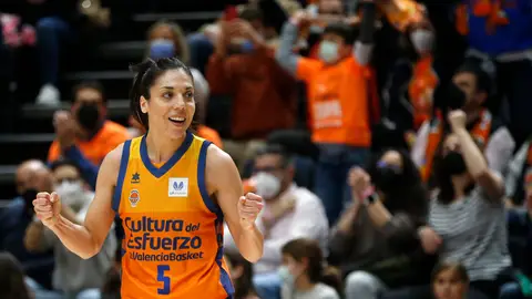 Cristina Ouviña habla sobre su vuelta a la actividad tras ser madre Cristina Ouviña habla sobre su vuelta a la actividad tras ser madre
