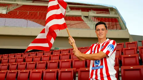 Raspadori: "Estoy motivado para triunfar en el Atlético de Madrid" Raspadori: "Estoy motivado para triunfar en el Atlético de Madrid"