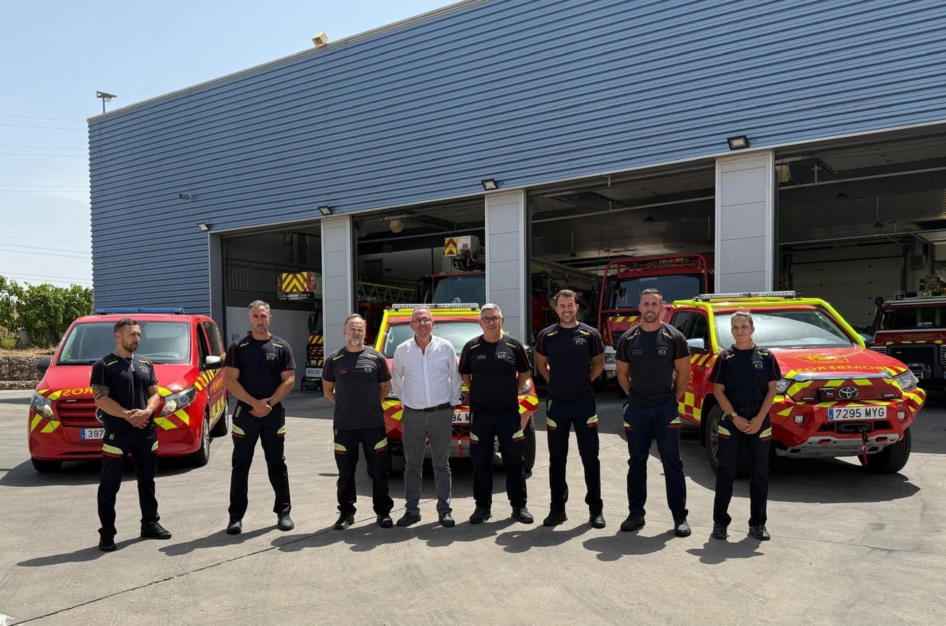 Los Bomberos del CPEIS cuentan con 4 nuevos vehículos de emergencias Los Bomberos del CPEIS cuentan con 4 nuevos vehículos de emergencias