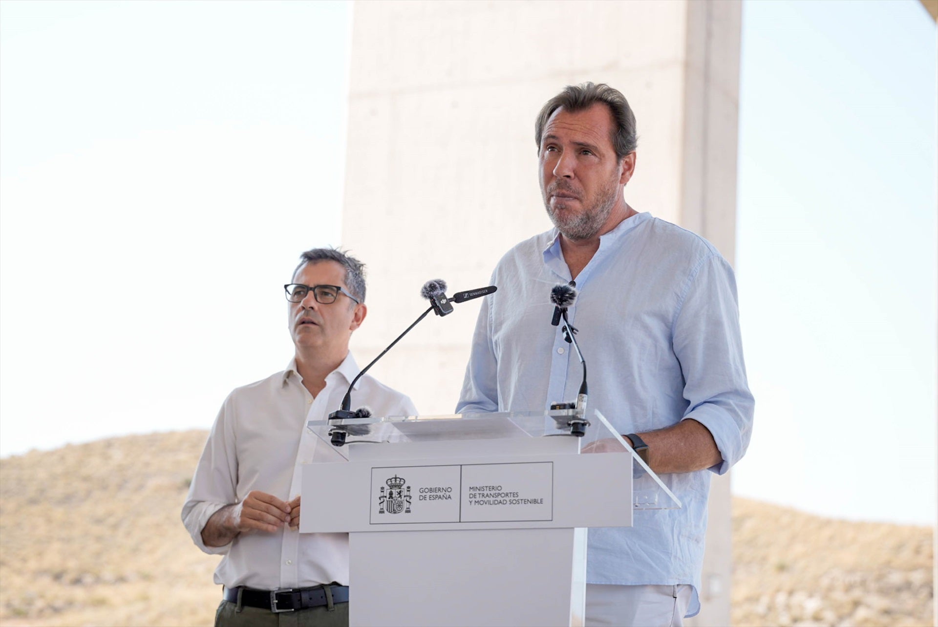 Óscar Puente niega haberse "cachondeado" de los incendios y señala que "quien se ríe de la gente es quien sigue de vacaciones" Óscar Puente niega haberse "cachondeado" de los incendios y señala que "quien se ríe de la gente es quien sigue de vacaciones"