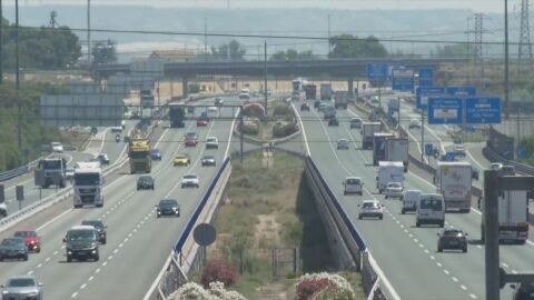 Tr&aacute;fico prev&eacute; un importante volumen de coches durante el puente