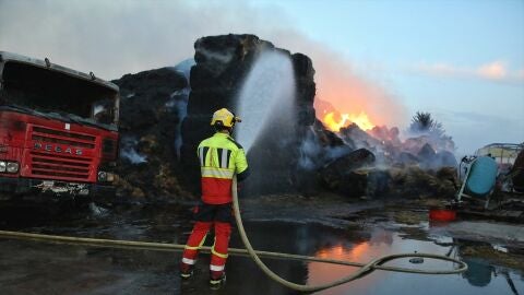 Tertulia: "Preocupan la falta de efectivos y la falta de propuestas para mejorar las condiciones laborales de los bomberos"