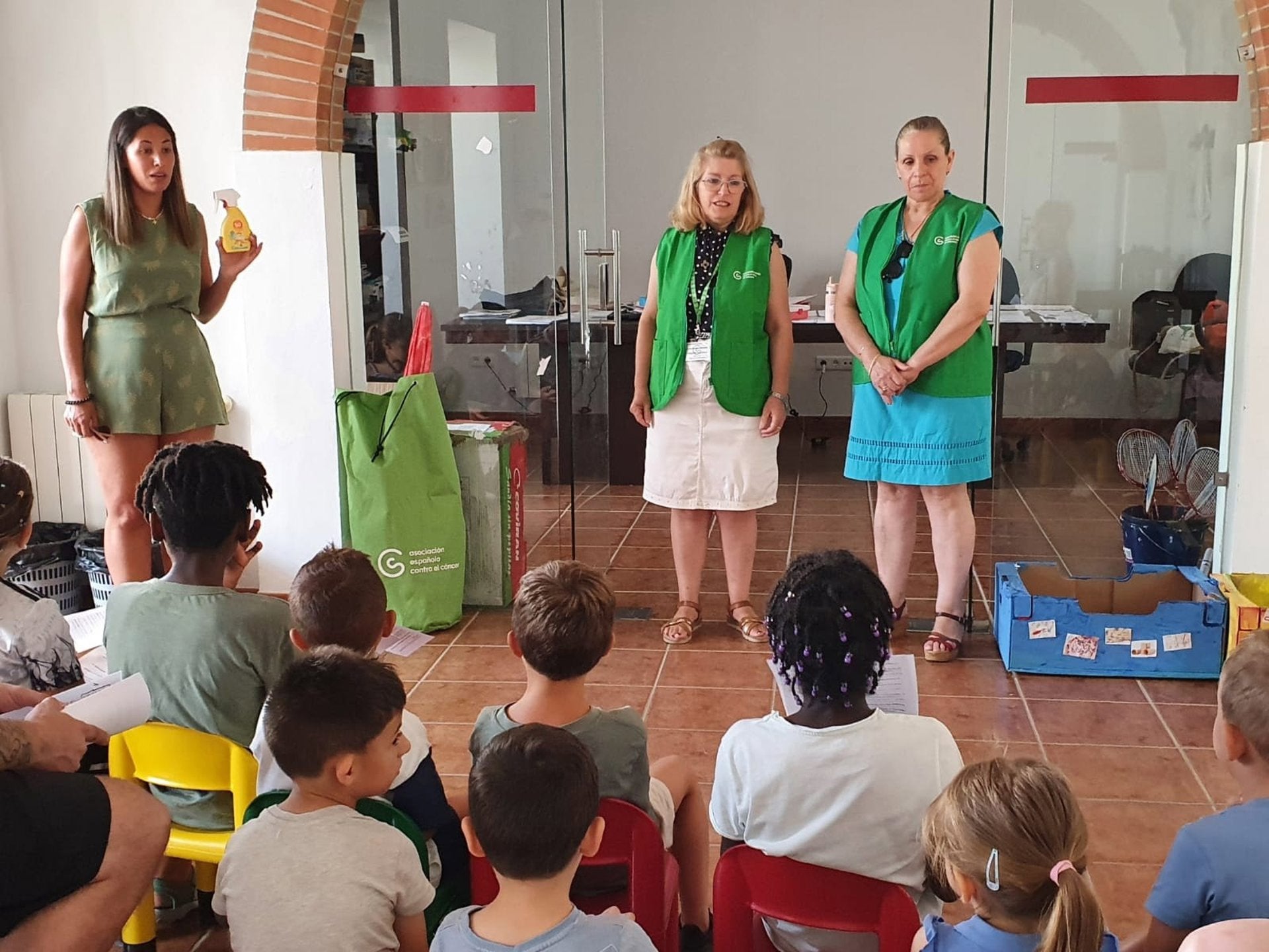 La Asociación Española contra el Cáncer de Cáceres conciencia a más de 2.000 niños para proteger la piel del sol La Asociación Española contra el Cáncer de Cáceres conciencia a más de 2.000 niños para proteger la piel del sol