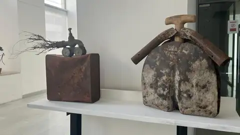 Una de las figuras que se puede ver en la muestra de Lamela en la Sala Iberia Una de las figuras que se puede ver en la muestra de Lamela en la Sala Iberia