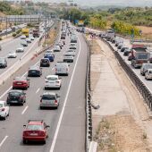 Imagen de Archivo.- Varios vehículos en la A3, a 1 de agosto de 2025, en Madrid (España). - Carlos Luján - Europa Press
