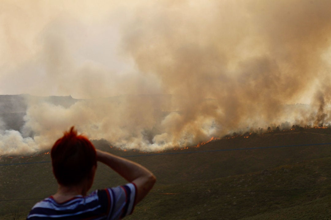 Los incendios se ceban con Galicia, Extremadura y Castilla y León con decenas de fuegos activos Los incendios se ceban con Galicia, Extremadura y Castilla y León con decenas de fuegos activos