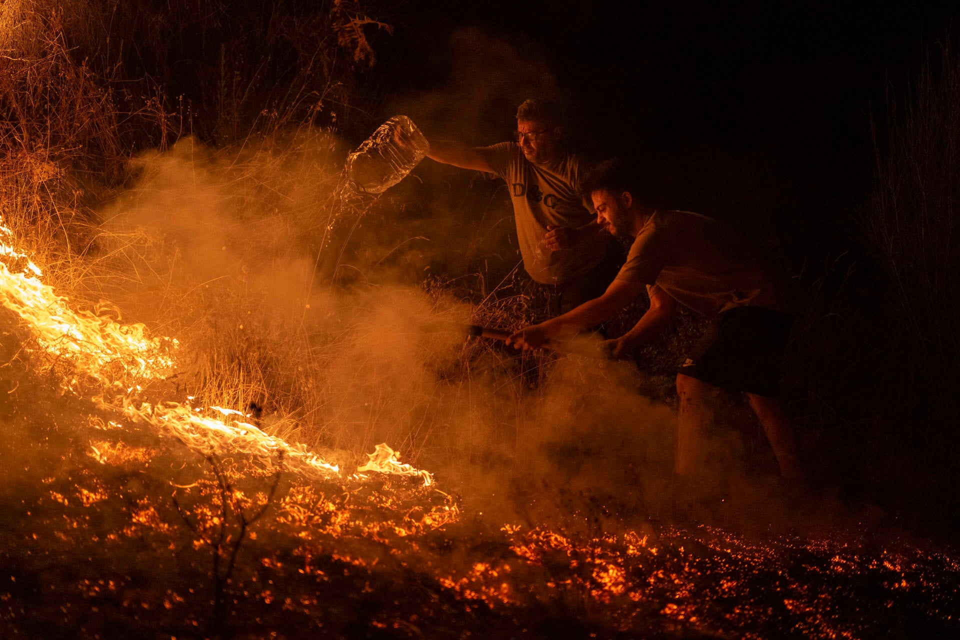 Al menos 27 detenidos y 92 investigados por los incendios según datos del Ministerio del Interior Al menos 27 detenidos y 92 investigados por los incendios según datos del Ministerio del Interior