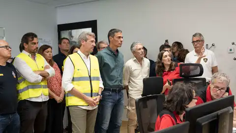 El presidente del Gobierno, Pedro Sánchez, el presidente de la Xunta de Galicia, Alfonso Rueda, y el ministro del Interior, Fernando Grande-Marlaska El presidente del Gobierno, Pedro Sánchez, el presidente de la Xunta de Galicia, Alfonso Rueda, y el ministro del Interior, Fernando Grande-Marlaska