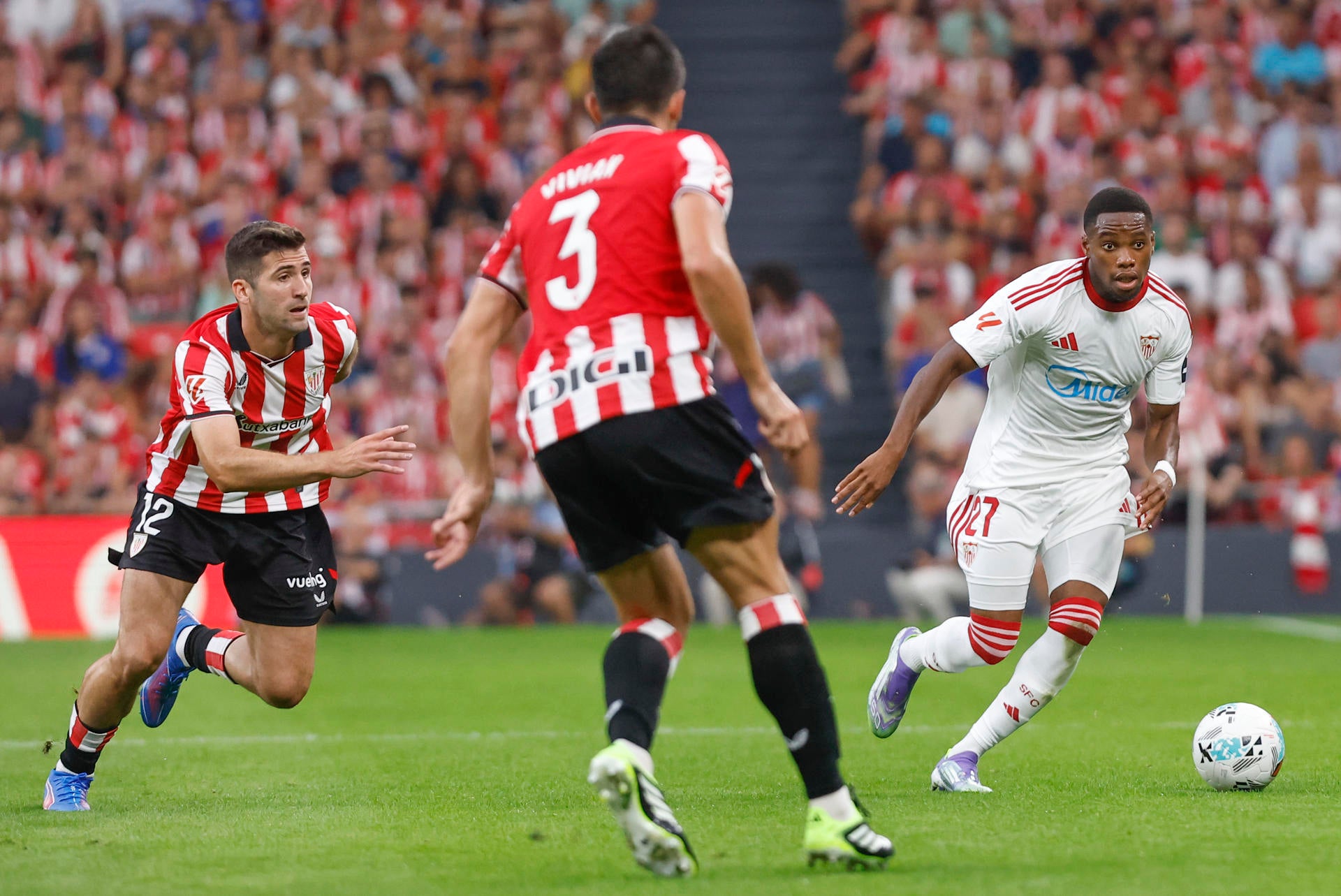 Idumbo y Januzaj, a la enfermería Idumbo y Januzaj, a la enfermería