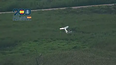 Dos personas salen ilesas después de estrellarse su avioneta en Benicàssim (Castellón) Dos personas salen ilesas después de estrellarse su avioneta en Benicàssim (Castellón)