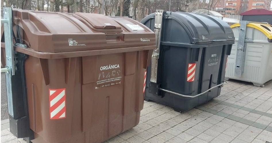 Comerciantes y hosteleros piden una reunión con el Ayuntamiento para abordar la subida de la tasa de basura Comerciantes y hosteleros piden una reunión con el Ayuntamiento para abordar la subida de la tasa de basura
