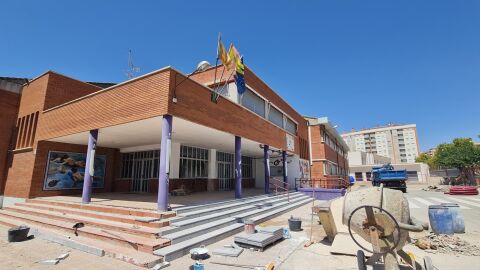 Elda comienza con las obras para mejorar los espacios de los colegios p&uacute;blicos
