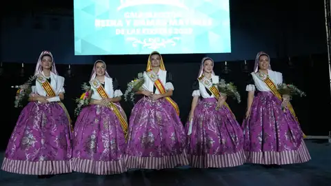 La reinas y damas de las fiestas de Santa Pola. La reinas y damas de las fiestas de Santa Pola.