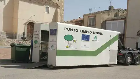 El servicio de Puntos Limpios Móviles contarán con dos cabezas tractoras 100% eléctricas y 12 contenedores El servicio de Puntos Limpios Móviles contarán con dos cabezas tractoras 100% eléctricas y 12 contenedores