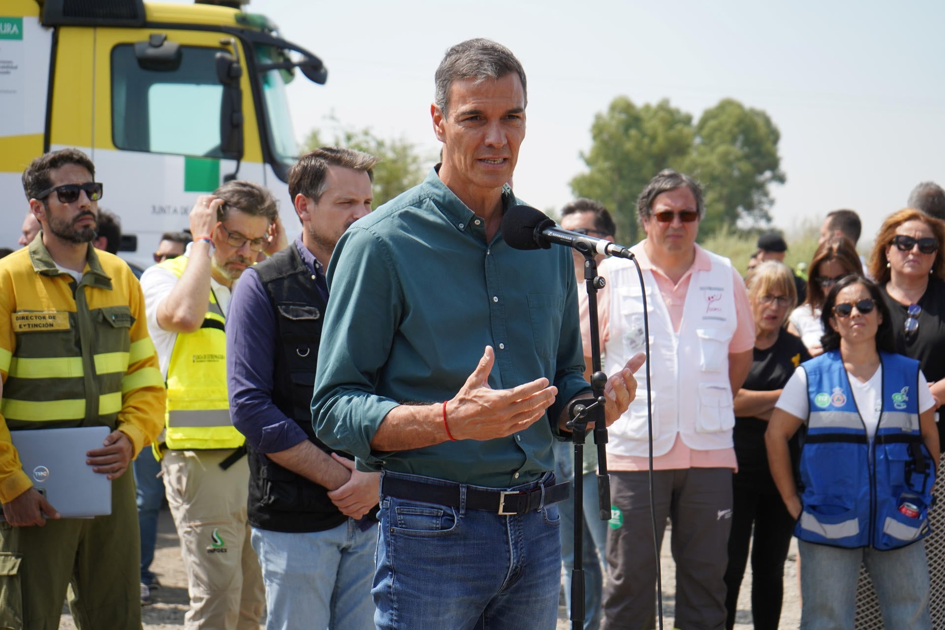 Pedro Sánchez anuncia que el Gobierno reconocerá como zona de emergencia los territorios afectados por incendios Pedro Sánchez anuncia que el Gobierno reconocerá como zona de emergencia los territorios afectados por incendios