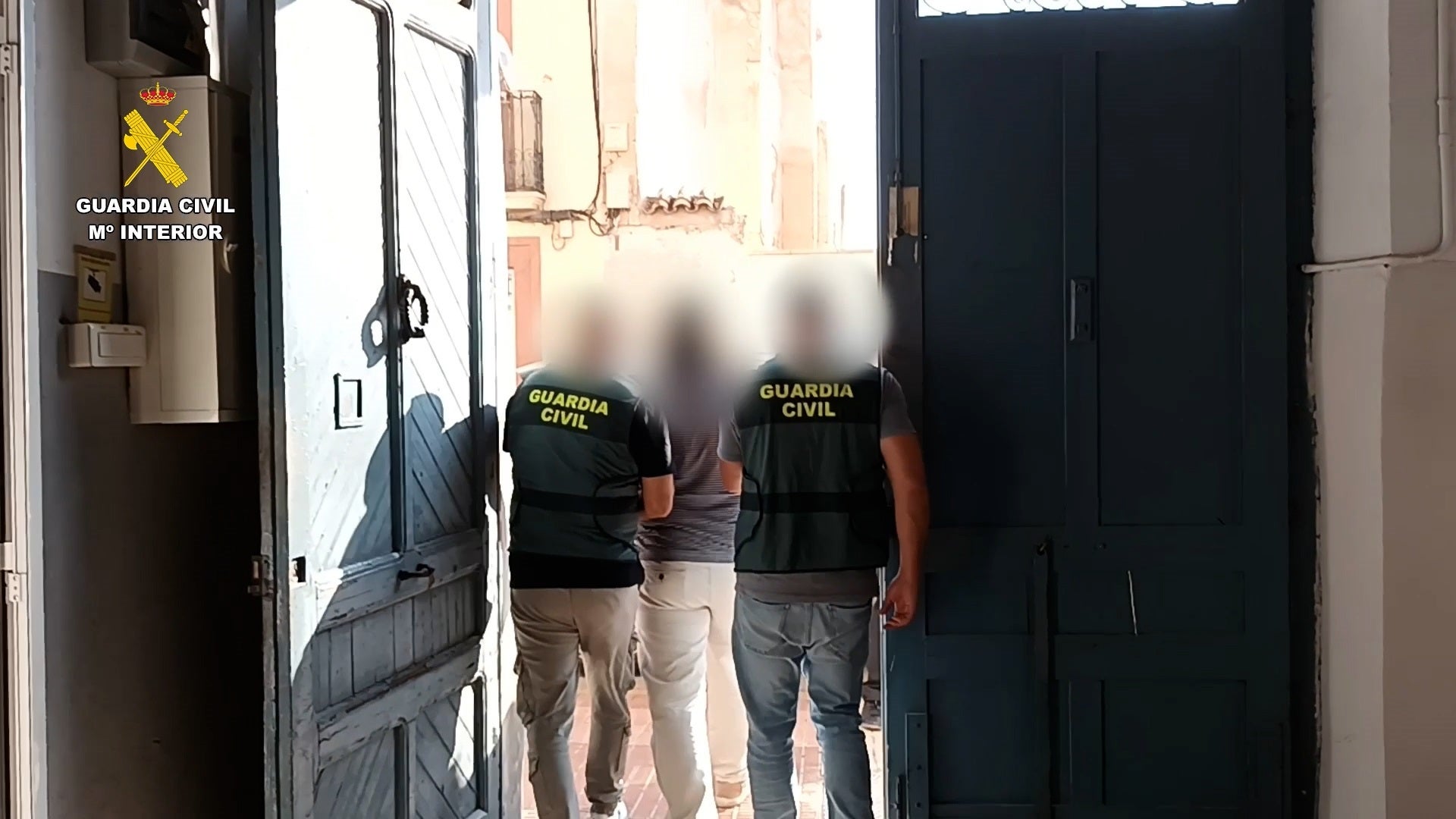 Detenido un médico de Alicante por grabar a sus pacientes sin su consentimiento con cámaras espía Detenido un médico de Alicante por grabar a sus pacientes sin su consentimiento con cámaras espía