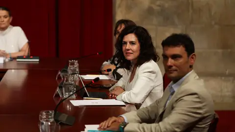 La consellera de Familias, Bienestar Social y Atención a la Dependencia, Sandra Fernández; y el director general de Inmgración y Cooperación al Desarrollo, Manuel Pavón. La consellera de Familias, Bienestar Social y Atención a la Dependencia, Sandra Fernández; y el director general de Inmgración y Cooperación al Desarrollo, Manuel Pavón.