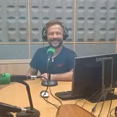 El fotoperiodista de Huelva Información , Josué Correa, en los estudios de Onda Cero. El fotoperiodista de Huelva Información , Josué Correa, en los estudios de Onda Cero.