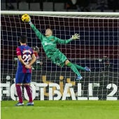 Iñaki Peña contra el Atlético de Madrid