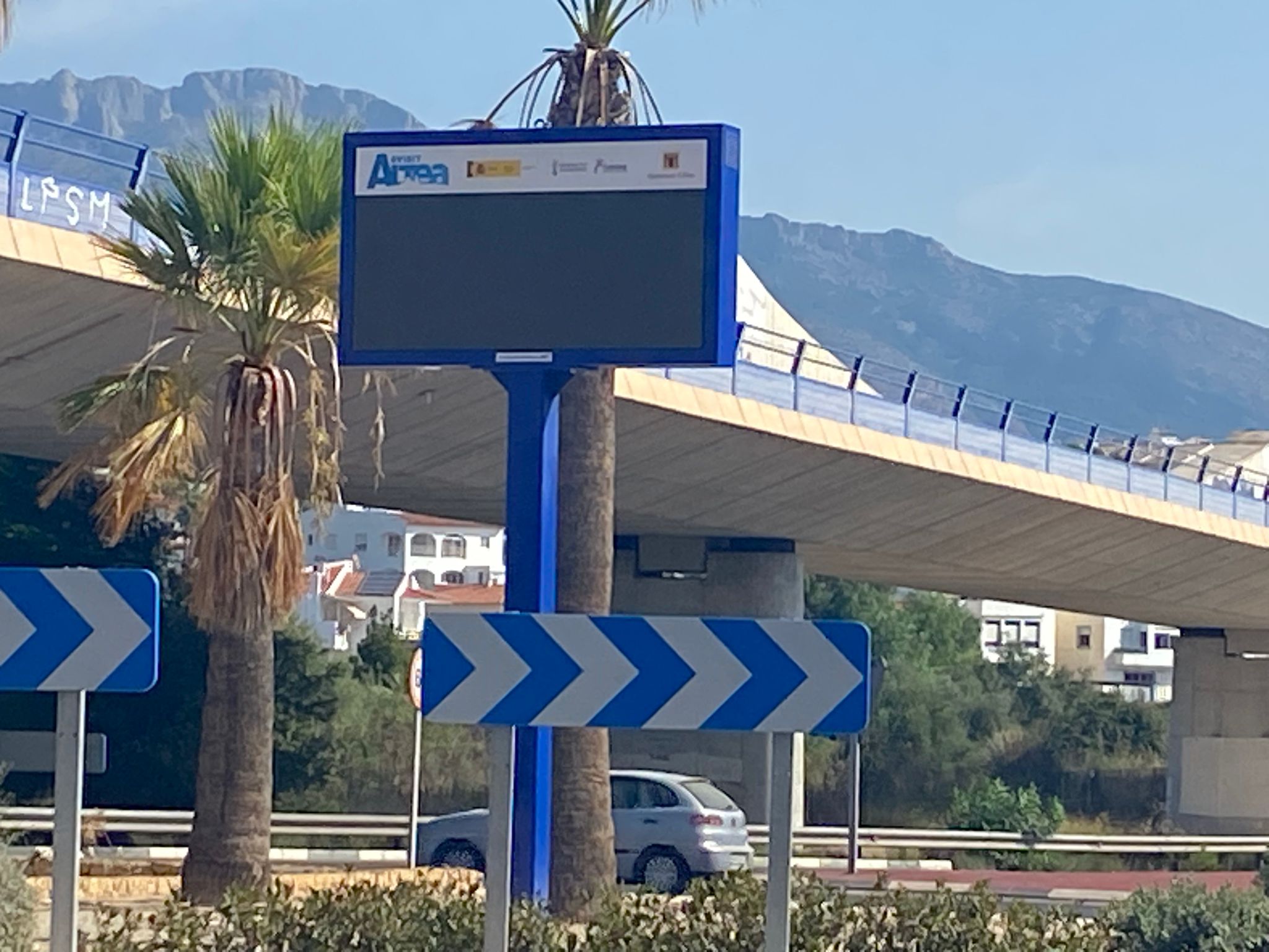 El PP de Altea denuncia que a finales de agosto las pantallas de los aparcamientos municipales siguen sin funcionar El PP de Altea denuncia que a finales de agosto las pantallas de los aparcamientos municipales siguen sin funcionar