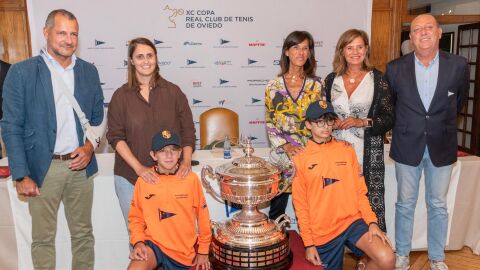 26-8-2025 &Aacute;ngel Prieto, primero por la dercha, en la presentacion de la Copa Real Club de Tenis de Oviedo