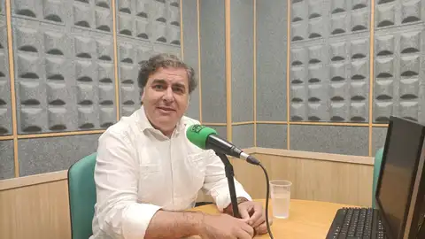 El alcalde de Punta Umbría, José Carlos Hernández Cansino, en los estudios de Onda Cero. El alcalde de Punta Umbría, José Carlos Hernández Cansino, en los estudios de Onda Cero.