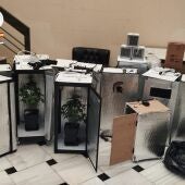 Imagen de los armarios 'indoor', fabricados artesanalmente para el cultivo de marihuana, intervenidos en esta operación. - POLICÍA NACIONAL.