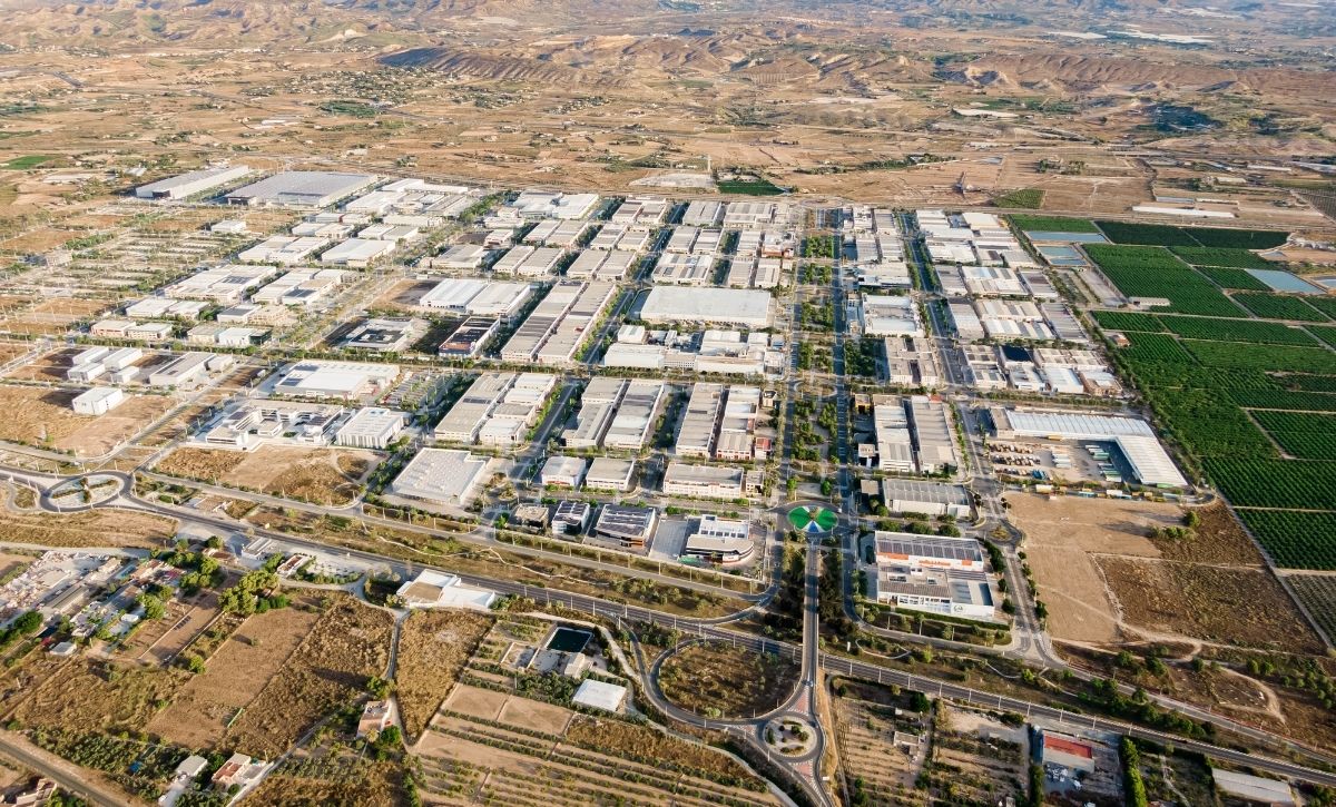 El Ayuntamiento de Elche proyectar invertir un millón de euros en la mejora del parque empresarial y del polígono de Carrús El Ayuntamiento de Elche proyectar invertir un millón de euros en la mejora del parque empresarial y del polígono de Carrús