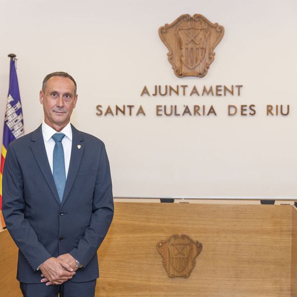 Juan Jesús Planells: “Jesús sigue siendo ese pequeño gran pueblo que no olvida sus tradiciones, su cultura, su música y su patrimonio” Juan Jesús Planells: “Jesús sigue siendo ese pequeño gran pueblo que no olvida sus tradiciones, su cultura, su música y su patrimonio”