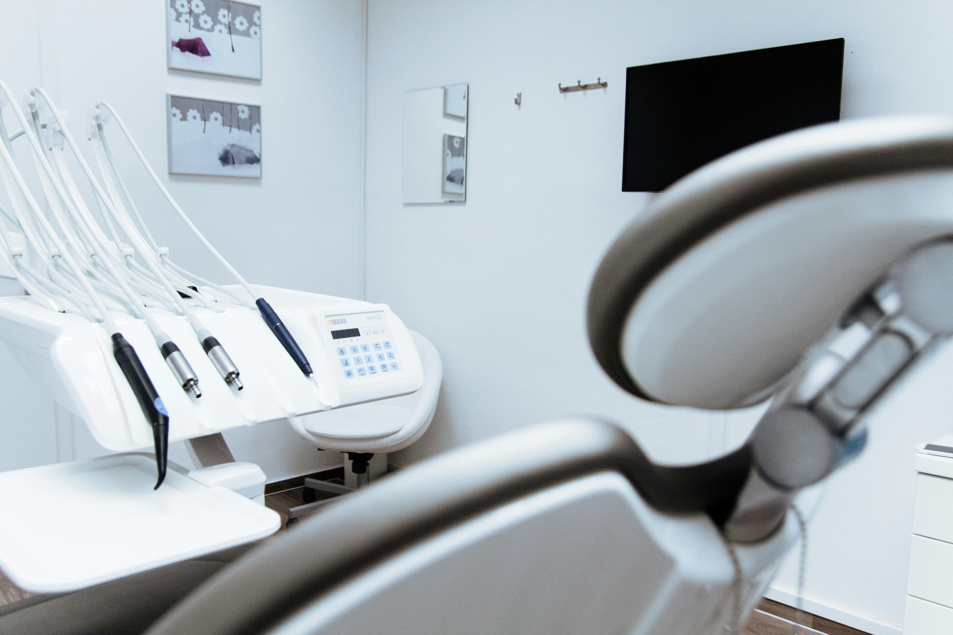 Los padres de un niño de 4 años demandan a un dentista y le exigen 20 millones: casi se muere Los padres de un niño de 4 años demandan a un dentista y le exigen 20 millones: casi se muere