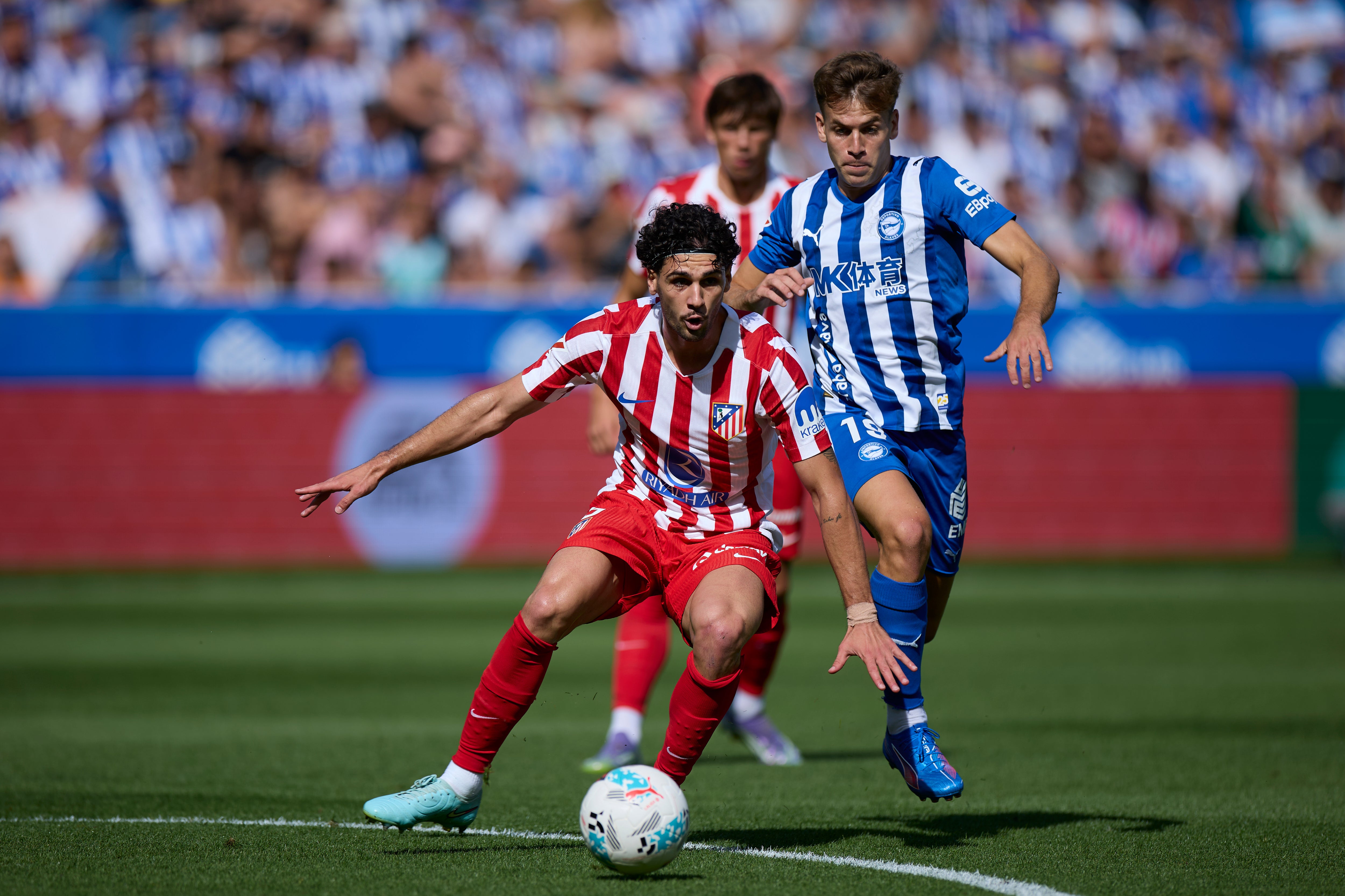 El Atlético de Madrid tropieza en Mendizorroza (1-1) El Atlético de Madrid tropieza en Mendizorroza (1-1)