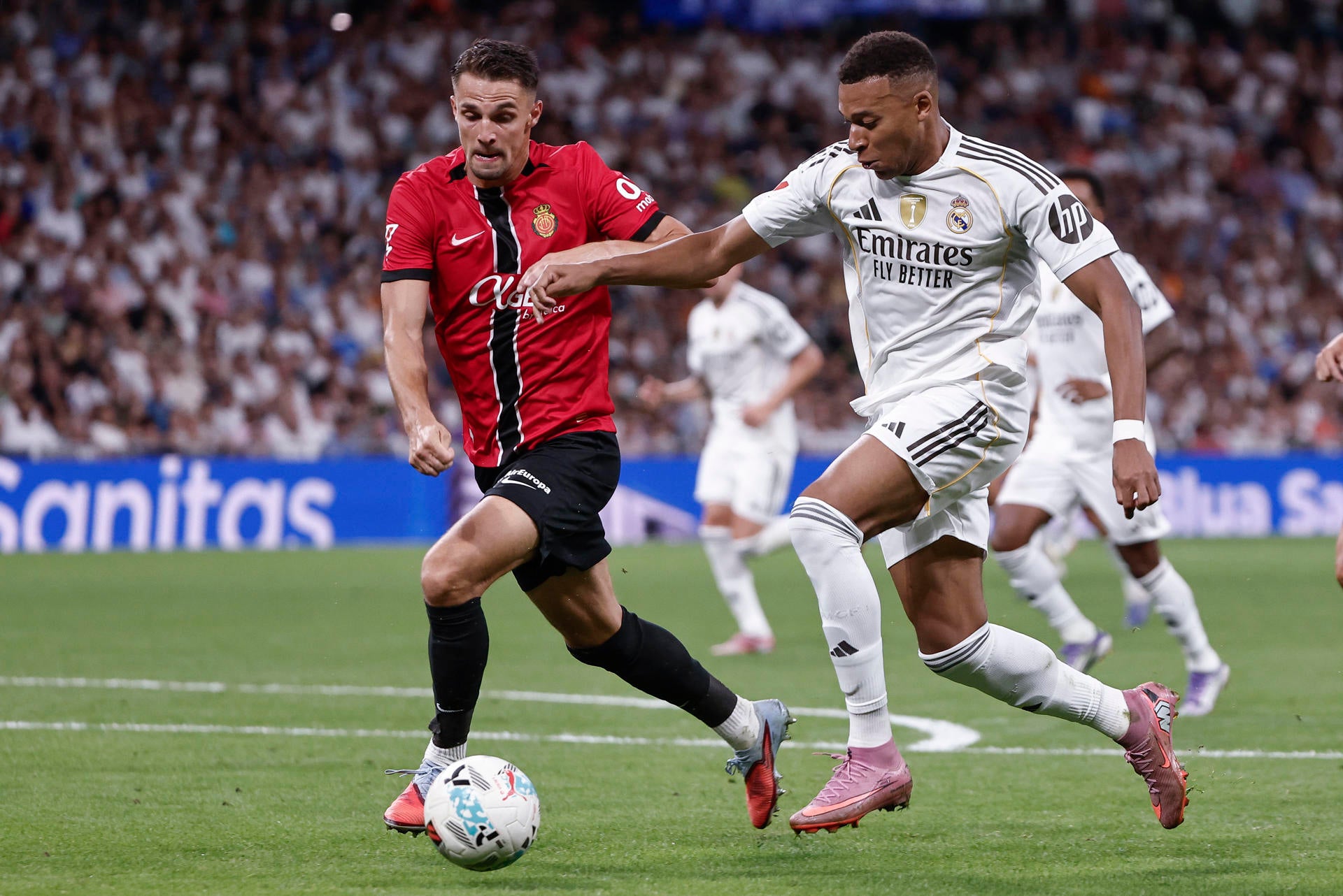 El Real Madrid gana al Mallorca y se coloca líder en solitario de LaLiga (2-1) El Real Madrid gana al Mallorca y se coloca líder en solitario de LaLiga (2-1)