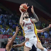 Santiago Yusta durante el partido de España contra Bosnia-Herzegovina Santiago Yusta durante el partido de España contra Bosnia-Herzegovina