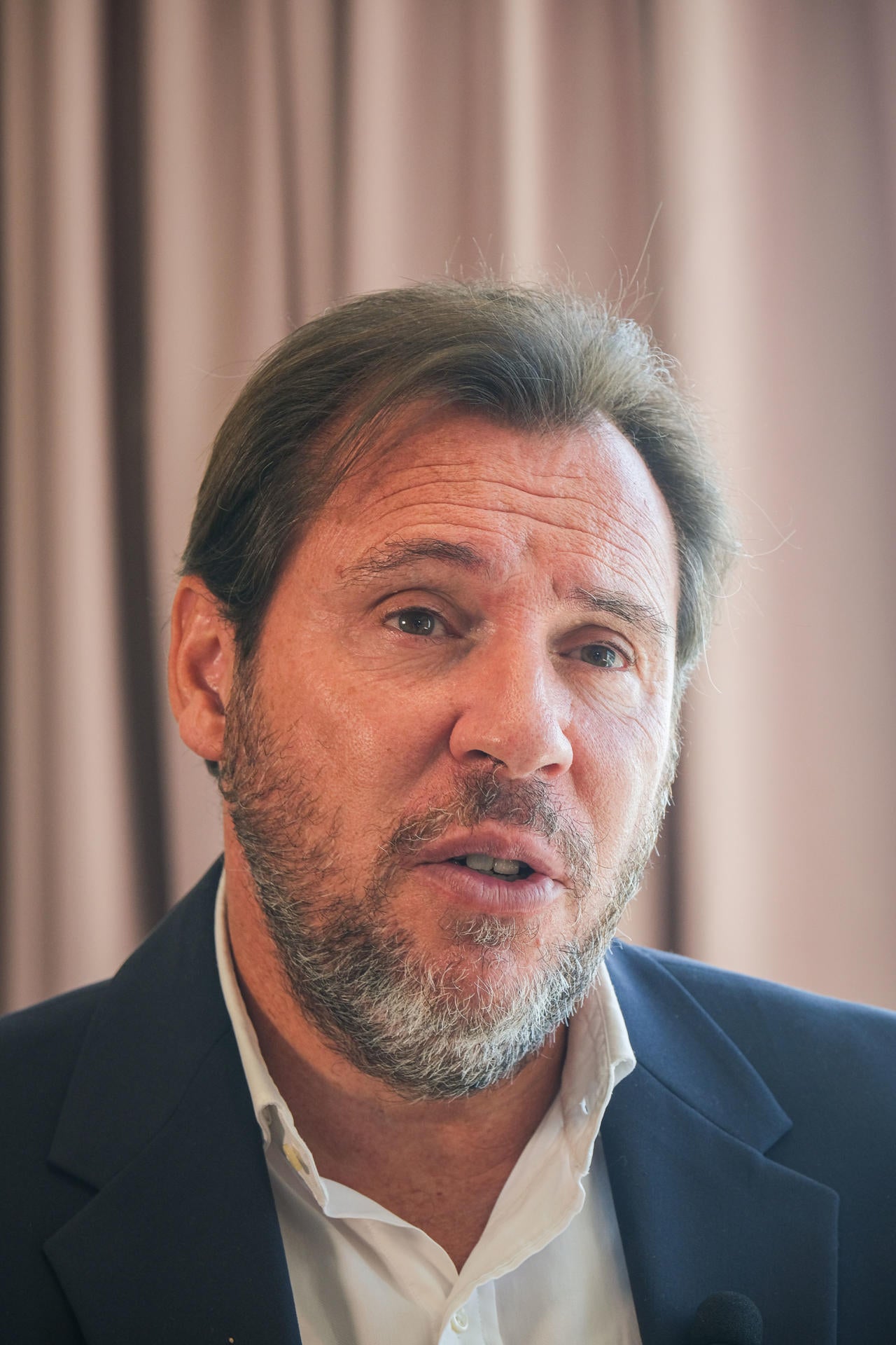 La contundente respuesta de Óscar Puente sobre el libro del rey Juan Carlos I: "Tengo mucho respeto por el emérito" La contundente respuesta de Óscar Puente sobre el libro del rey Juan Carlos I: "Tengo mucho respeto por el emérito"