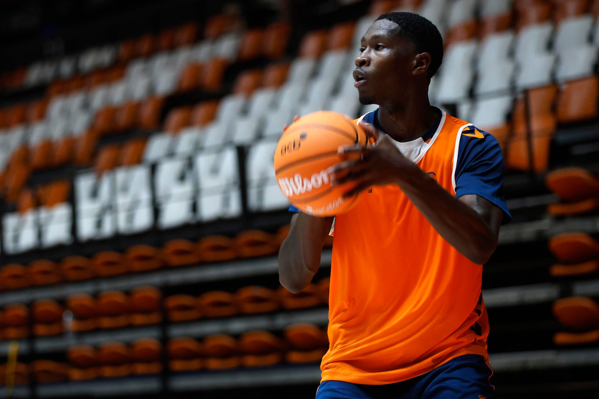 Omari Moore: “Es mi primera vez en la acb y la Euroliga y va a ser un gran reto” Omari Moore: “Es mi primera vez en la acb y la Euroliga y va a ser un gran reto”