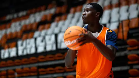 Omari Moore: “Es mi primera vez en la acb y la Euroliga y va a ser un gran reto” Omari Moore: “Es mi primera vez en la acb y la Euroliga y va a ser un gran reto”