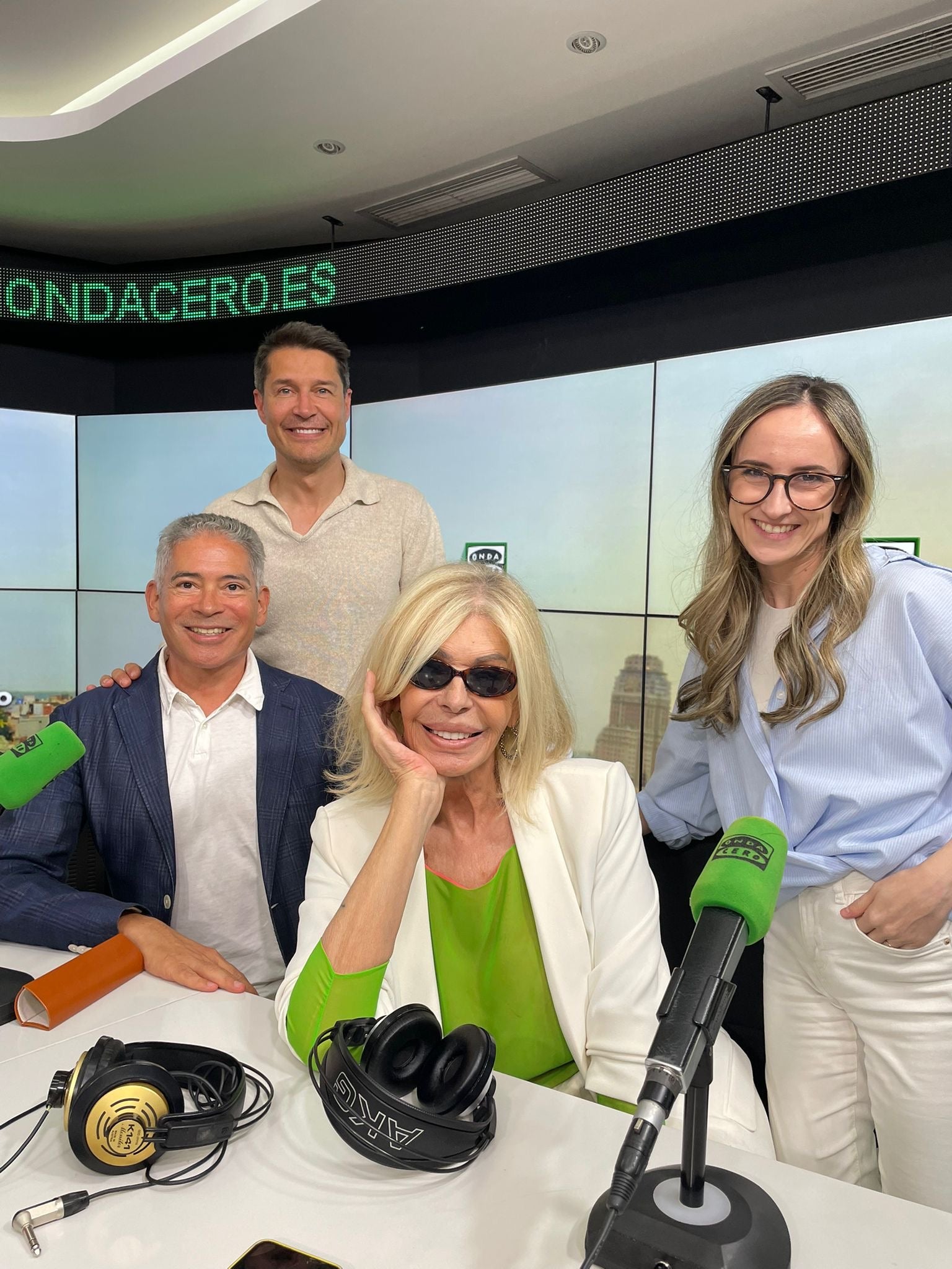 Disfruta de la hora más loca de PorFin con Boris Izaguirre y Bibiana Fernández Disfruta de la hora más loca de PorFin con Boris Izaguirre y Bibiana Fernández