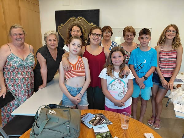 Elena Ribas Costa: “Talleres como el de Glossa y Cant Redoblat demuestran que las nuevas generaciones tienen interés por nuestra música tradicional” Elena Ribas Costa: “Talleres como el de Glossa y Cant Redoblat demuestran que las nuevas generaciones tienen interés por nuestra música tradicional”