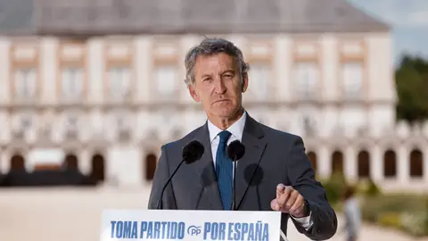 El presidente del Partido Popular, Alberto Núñez Feijóo, durante una rueda de prensa, posterior a la reunión del Comité de Dirección del PP, en el Hotel NH Collection Palacio de Aranjuez, a 1 de septiembre de 2025, en Aranjuez, Madrid (España). El presidente del Partido Popular, Alberto Núñez Feijóo, durante una rueda de prensa, posterior a la reunión del Comité de Dirección del PP, en el Hotel NH Collection Palacio de Aranjuez, a 1 de septiembre de 2025, en Aranjuez, Madrid (España).