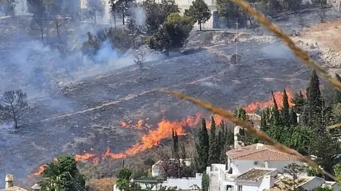 Un incendio forestal afecta a la zona de Santángelo Oeste en Benalmádena Un incendio forestal afecta a la zona de Santángelo Oeste en Benalmádena