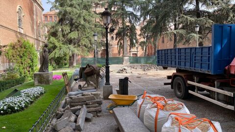 Obras en la Plaza de las Bernardas de Alcal&aacute; de Henares