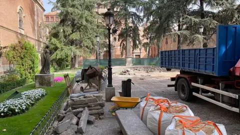Las obras de reforma del pavimento de la Plaza de las Bernardas de Alcalá de Henares concluirán en menos de tres meses Obras en la Plaza de las Bernardas de Alcalá de Henares
