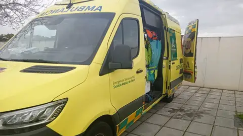 Imagen de archivo de una ambulancia Imagen de archivo de una ambulancia